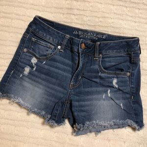 AMERICAN EAGLE JEAN SHORTS DISTRESSING EUC SZ 8